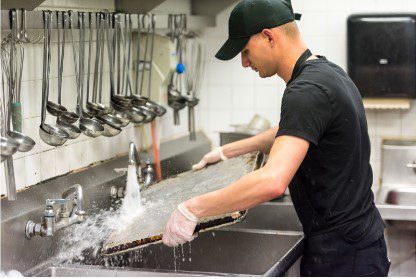 7 Common Mistakes People Make When Using a Commercial Dishwasher - Commercial Kitchen Appliances