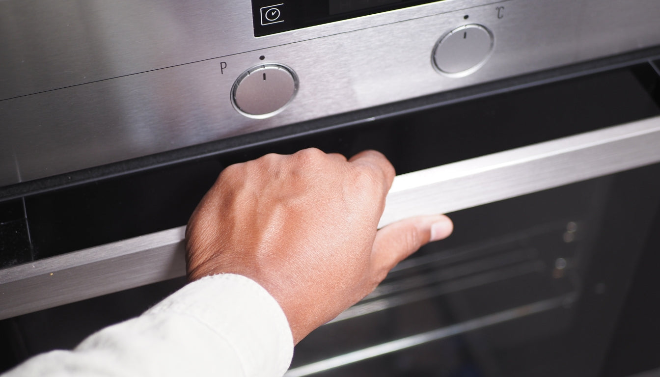 How to Pick the Right Commercial Microwave for Your Kitchen