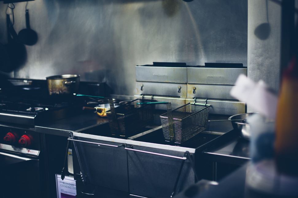 What to Look for When Buying a Deep Fryer - Commercial Kitchen Appliances
