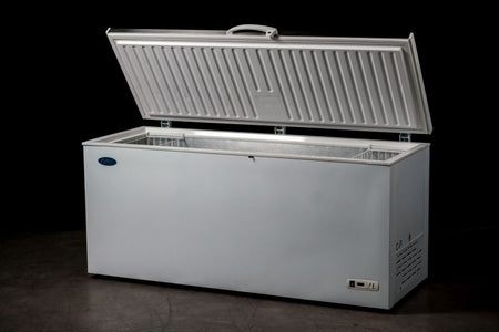 Atosa BD-650 chest freezer — side view with castors visible