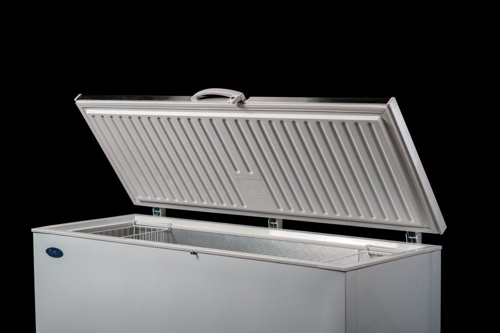 Atosa BD-650 chest freezer — mechanical temperature control panel