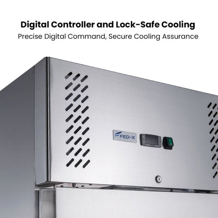 FED-X XURF650SFV freezer — magnetic door seal and lockable handle detail